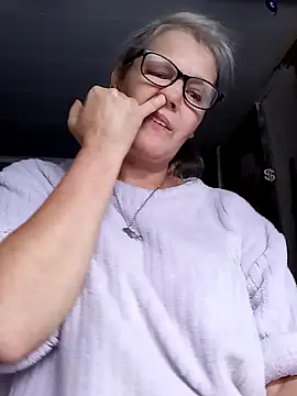 Snapshot of irinamaux chatting on July 2, 6:14 pm irinamaux online show from July 2, 6:14 pm