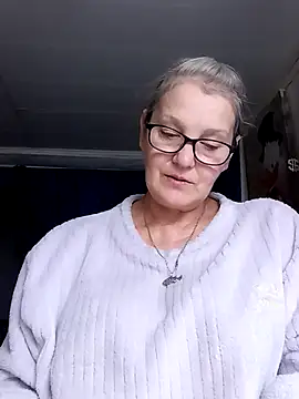Snapshot of irinamaux chatting on July 4, 8:48 pm irinamaux online show from July 4, 8:48 pm