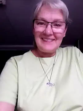 Snapshot of irinamaux chatting on July 11, 2:58 am irinamaux online show from July 11, 2:58 am
