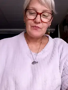Snapshot of irinamaux chatting on July 21, 9:22 am irinamaux online show from July 21, 9:22 am