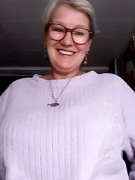 Snapshot of irinamaux chatting on July 22, 7:16 pm irinamaux online show from July 22, 7:16 pm