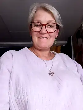 Snapshot of irinamaux chatting on July 24, 5:33 pm irinamaux online show from July 24, 5:33 pm