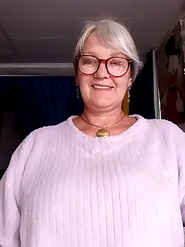 Snapshot of irinamaux chatting on July 28, 3:54 pm irinamaux online show from July 28, 3:54 pm