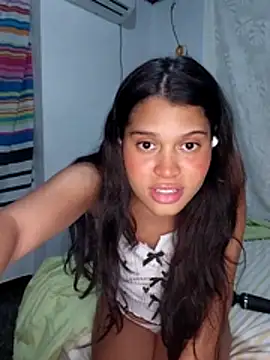 Snapshot of Tamiapple chatting on November 4, 2:54 am Tamiapple online show from November 4, 2:54 am