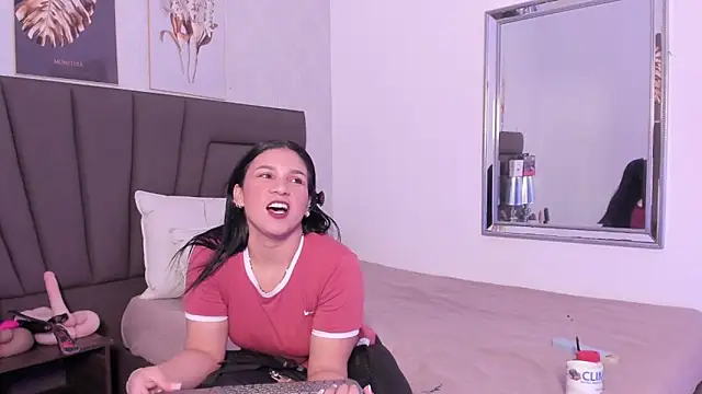 Sofi Perez  online show from November 26, 11:11 am