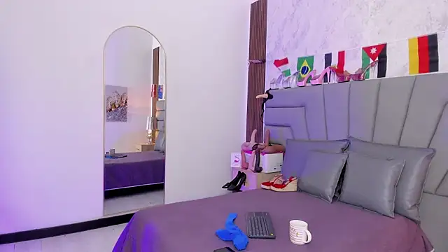 Sofi Perez  online show from July 12, 11:12 am