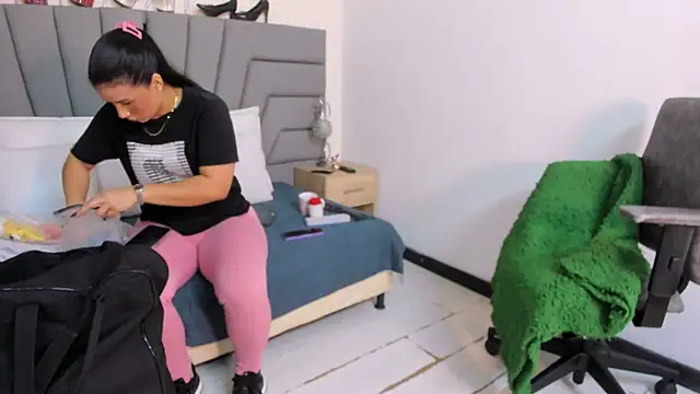 Sofi Perez  online show from July 22, 11:13 am