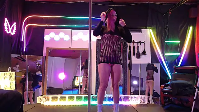 MadisonMarie online show from January 18, 9:45 am