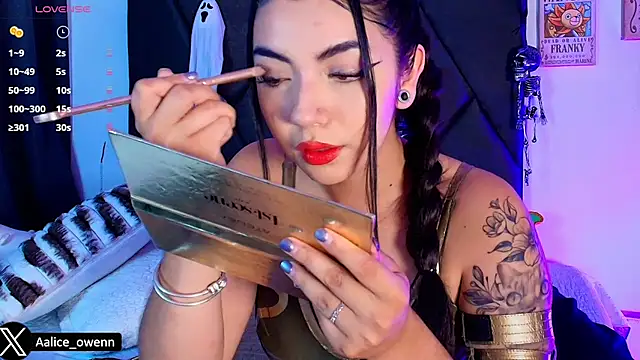 Snapshot of Aliceowenn chatting on October 30, 10:21 pm Aliceowenn online show from October 30, 10:21 pm