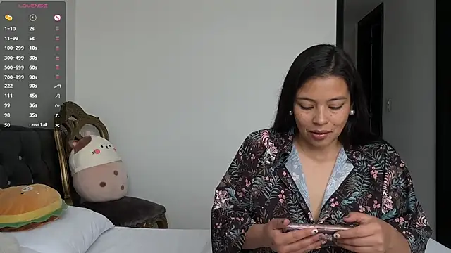 2SummerLove1 online show from March 4, 7:32 pm