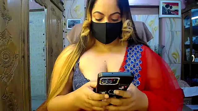 Snapshot of SohanaSabaSexy chatting on November 10, 5:12 pm SohanaSabaSexy online show from November 10, 5:12 pm