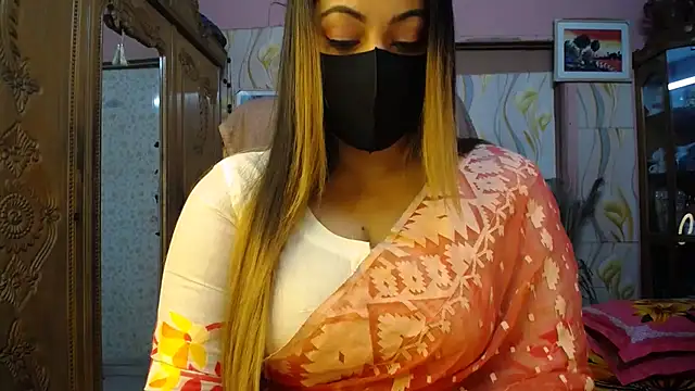 Snapshot of SohanaSabaSexy chatting on February 9, 4:55 pm SohanaSabaSexy online show from February 9, 4:55 pm