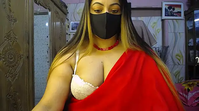 Snapshot of SohanaSabaSexy chatting on February 25, 4:16 pm SohanaSabaSexy online show from February 25, 4:16 pm