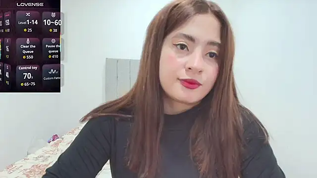 Snapshot of Samyq8 chatting on November 28, 11:18 pm Samyq8 online show from November 28, 11:18 pm