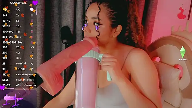 Snapshot of Queen_Deepthroat chatting on November 6, 11:15 pm Queen Deepthroat online show from November 6, 11:15 pm