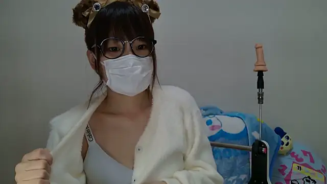 Snapshot of hi---chan- chatting on February 5, 7:10 pm hi---chan- online show from February 5, 7:10 pm