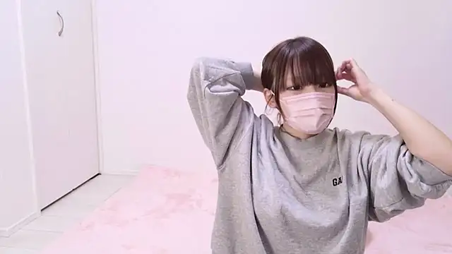 hi---chan- online show from January 11, 12:04 am