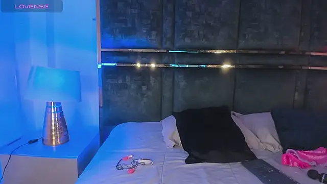 EmilyAllen  online show from February 26, 5:53 am