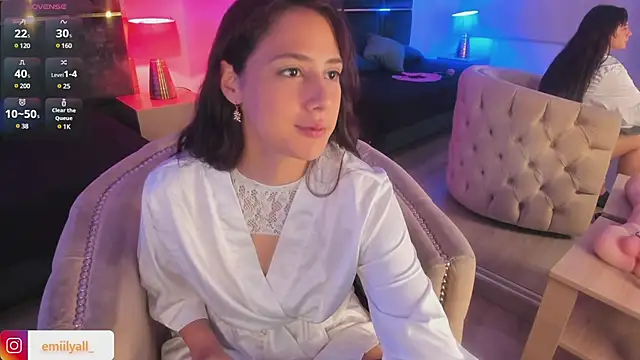 EmilyAllen  online show from March 2, 6:05 am