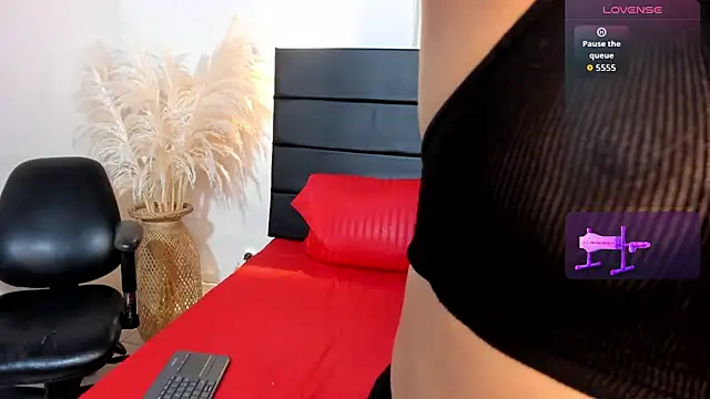 Snapshot of Julieta_Coopeer_ chatting on September 19, 10:38 am Julieta Coopeer online show from September 19, 10:38 am