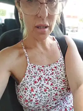Snapshot of blondyruby chatting on June 2, 3:03 pm blondyruby online show from June 2, 3:03 pm