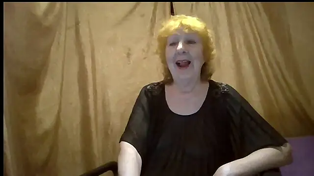 Snapshot of _Estelitta_5 chatting on August 4, 5:26 pm Estelitta 5 online show from August 4, 5:26 pm