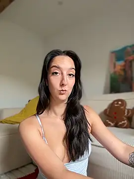 Snapshot of _Juliette chatting on May 14, 12:45 pm Juliette online show from May 14, 12:45 pm