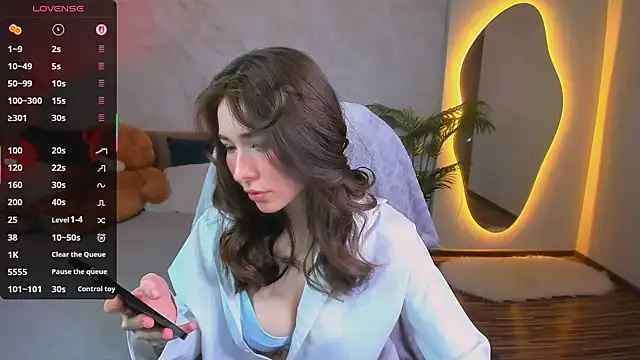 ashleyro1 online show from March 7, 1:30 pm