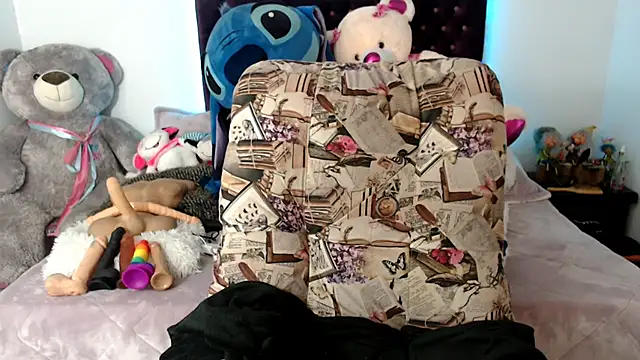 Snapshot of Lorenahot_06 chatting on February 6, 7:17 pm Lorenahot 06 online show from February 6, 7:17 pm