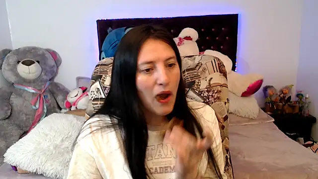 Snapshot of Lorenahot_06 chatting on March 2, 7:10 pm Lorenahot 06 online show from March 2, 7:10 pm