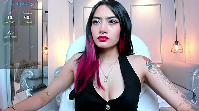 Snapshot of AzuraKindong chatting on February 11, 7:16 pm AzuraKindong online show from February 11, 7:16 pm