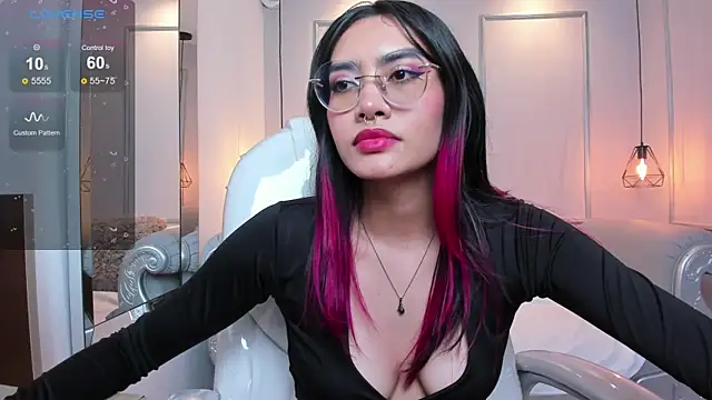 Snapshot of AzuraKindong chatting on March 5, 10:21 pm AzuraKindong online show from March 5, 10:21 pm