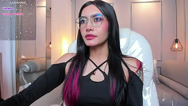 AzuraKindong online show from October 22, 7:24 pm