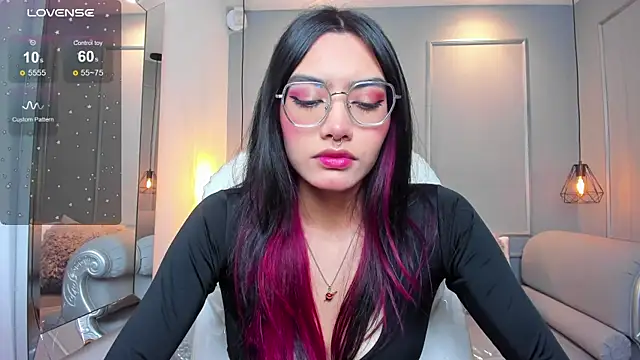 AzuraKindong online show from November 18, 7:18 pm