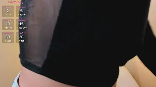 AzuraKindong online show from March 4, 7:31 pm