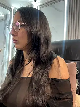 AnyaFloyd69 online show from December 3, 9:02 pm