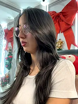 AnyaFloyd69 online show from December 17, 8:59 pm