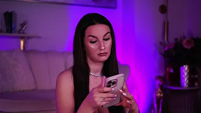 SecretSienna online show from May 2, 3:11 am