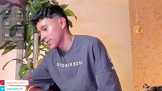 Snapshot of Angel_esteban_fx chatting on February 6, 10:48 am Angel esteban fx online show from February 6, 10:48 am