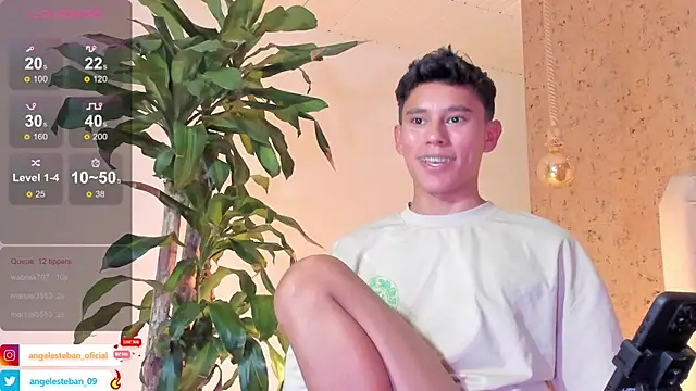 Snapshot of Angel_esteban_fx chatting on February 8, 10:07 am Angel esteban fx online show from February 8, 10:07 am