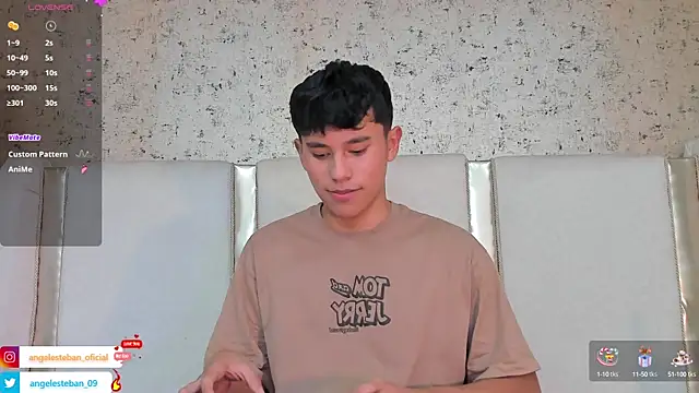 Snapshot of Angel_esteban_fx chatting on February 18, 3:53 am Angel esteban fx online show from February 18, 3:53 am