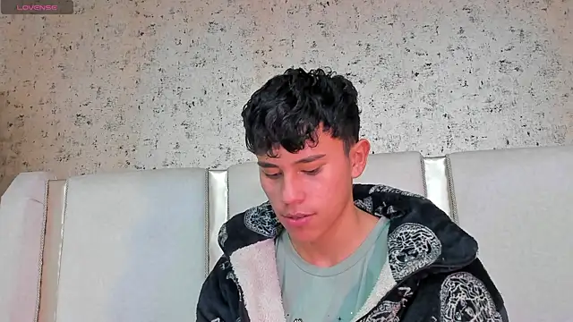 Snapshot of Angel_esteban_fx chatting on March 1, 10:34 am Angel esteban fx online show from March 1, 10:34 am