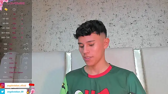 Snapshot of Angel_esteban_fx chatting on March 4, 9:51 am Angel esteban fx online show from March 4, 9:51 am