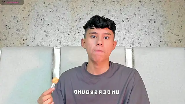 Snapshot of Angel_esteban_fx chatting on March 8, 6:43 am Angel esteban fx online show from March 8, 6:43 am