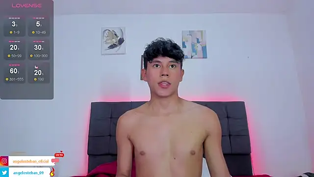 Snapshot of Angel_esteban_fx chatting on October 1, 6:08 am Angel esteban fx online show from October 1, 6:08 am