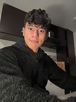 Snapshot of Angel_esteban_fx chatting on March 8, 4:38 am Angel esteban fx online show from March 8, 4:38 am