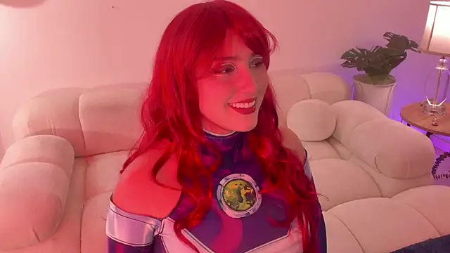 Snapshot of freya_bella_ chatting on December 4, 6:11 am freya bella online show from December 4, 6:11 am