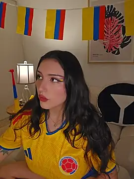 Snapshot of freya_bella_ chatting on June 19, 6:18 am freya bella online show from June 19, 6:18 am