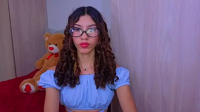 Snapshot of atenea_jones chatting on May 25, 9:32 pm atenea jones online show from May 25, 9:32 pm