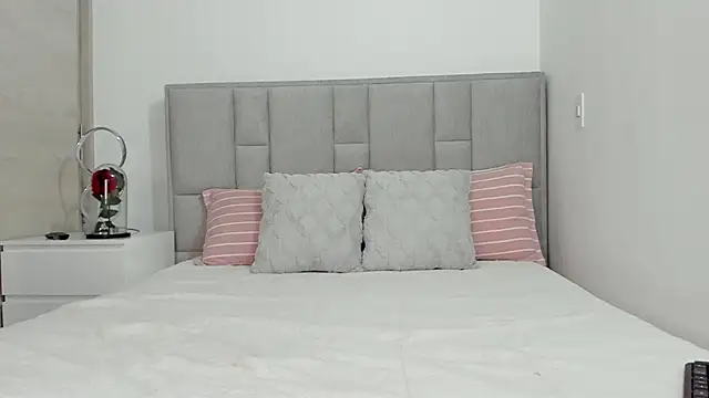 Shana Rymer online show from February 26, 12:16 am